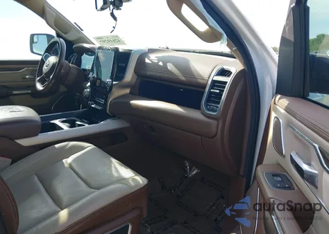 2019 Ram 1500 Laramie 4X4 5'7 Box z USA, uszkodzony, nr VIN 1C6SRFJT4KN607669